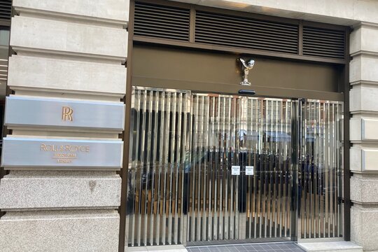 Making an entrance - Rolls Royce, Mayfair